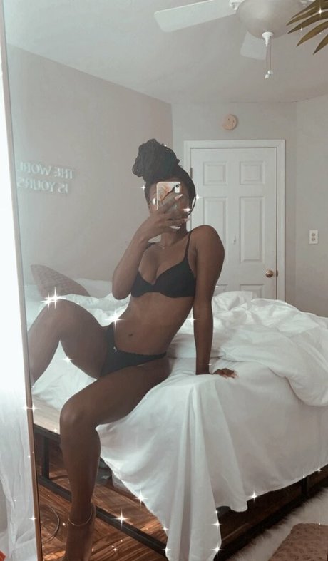 DivyaAdu OnlyFans Arsch Leak