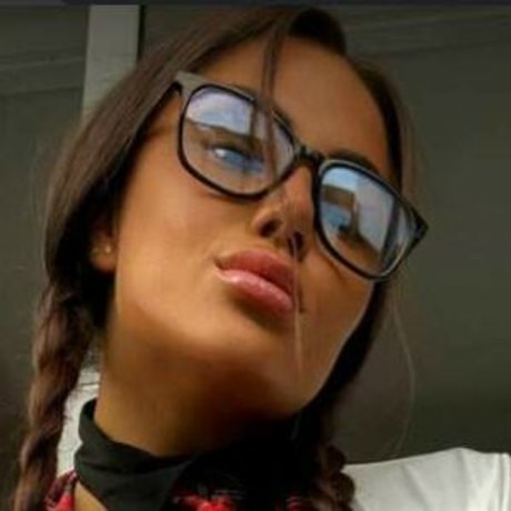 _IRIIINA Neue geleakte OnlyFans-Inhalte