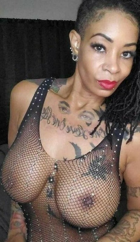 Edaqueenbee OnlyFans-Inhalte