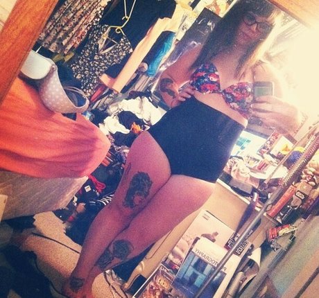 Stepstool Sarah OnlyFans Pornografie