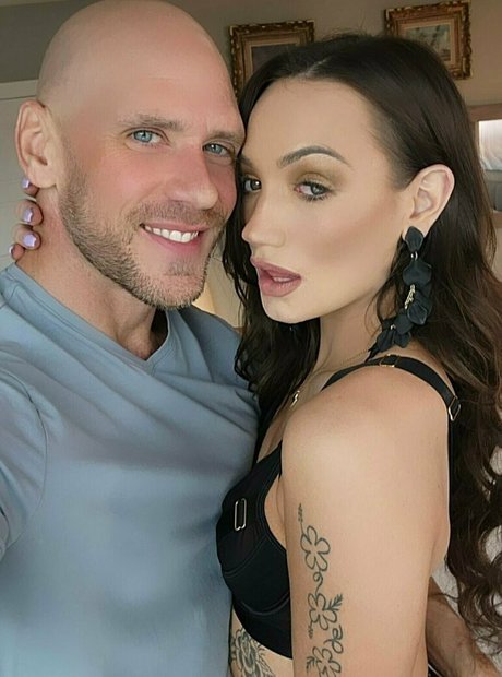 johnnysins OnlyFans Porno