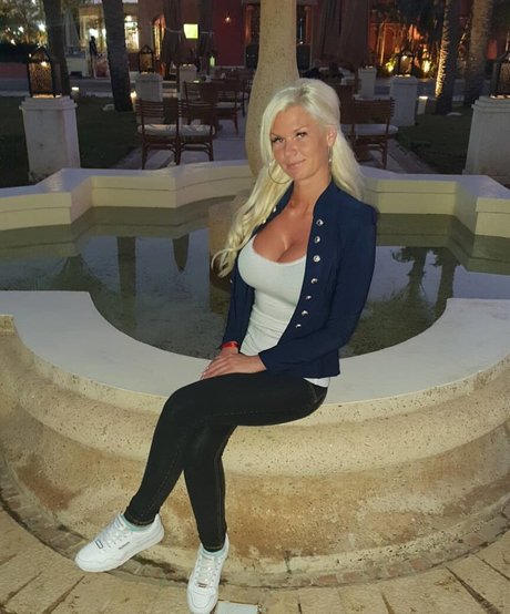 _miss manja_ OnlyFans geleakte Pornografie