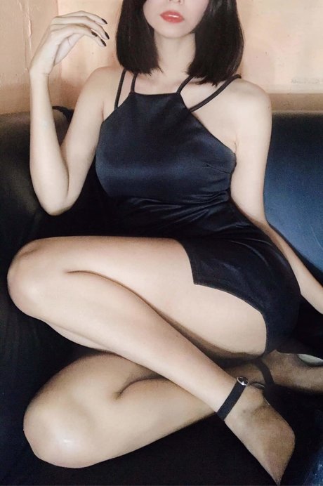 Lily waifu OnlyFans Nacktbilder