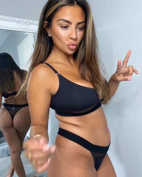 Natasha Sandhu OnlyFans-Bilder