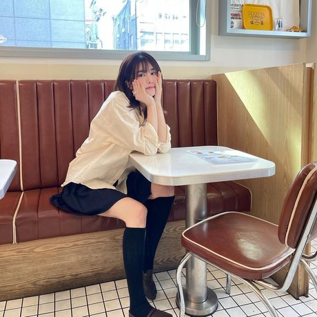 Lee Hayun_ OnlyFans Modelfoto