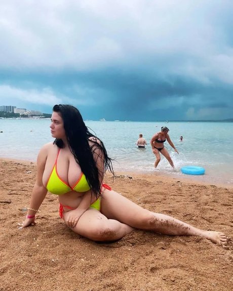 Elena Savchenko Nackt auf OnlyFans