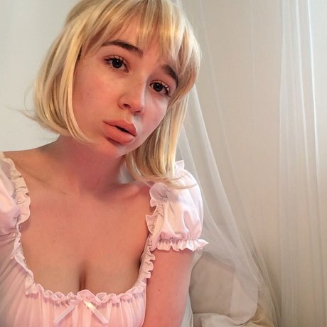 Elita Harkov OnlyFans Nacktbilder