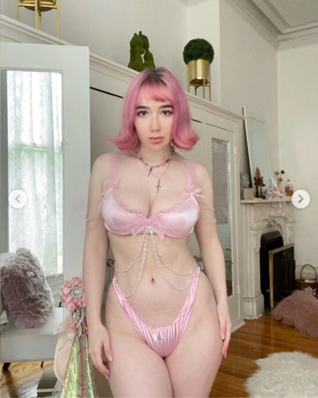 Elita Harkov OnlyFans Nacktbilder