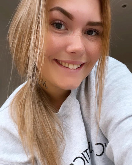 Vasana 20 OnlyFans Bilder