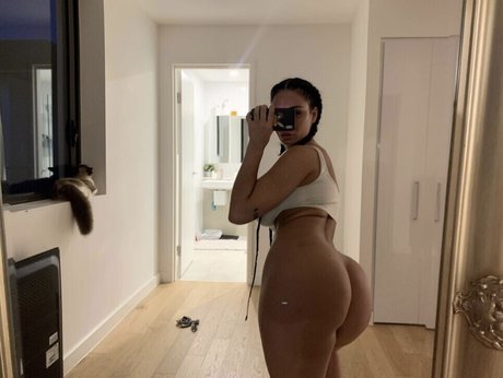 Bonham Miano Leak von OnlyFans