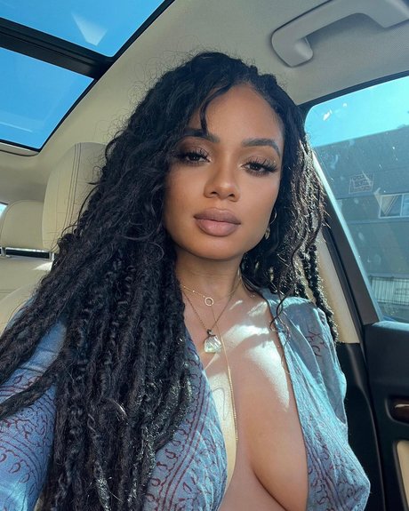 Essence Tatiana OnlyFans-Model