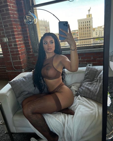 Essence Tatiana OnlyFans-Model