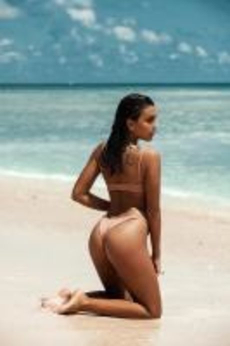 Caitlin North Lewis Nacktbilder von OnlyFans