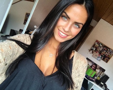 playmate-onlyfans schön nackt Ungesehen