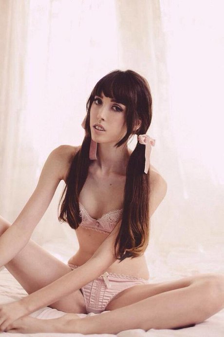 _Zoe Flood Brüste OnlyFans