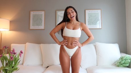 Alina Benun Oben ohne OnlyFans