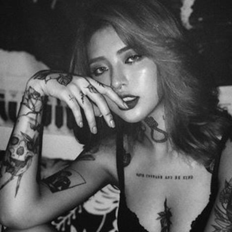 Andy blossom OnlyFans-Model