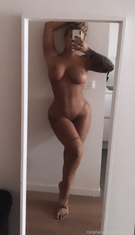 Yana Daems OnlyFans nackte Brüste