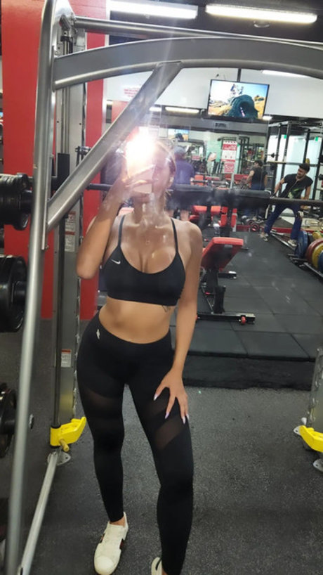 Emily Bellerose OnlyFans Bilder