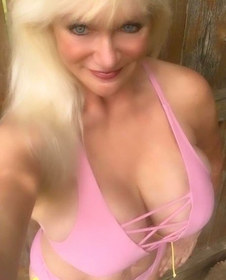 Sandie Lee_ OnlyFans Leak