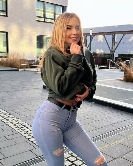 Letsnastja_ NurlyFans-Pornoleaks