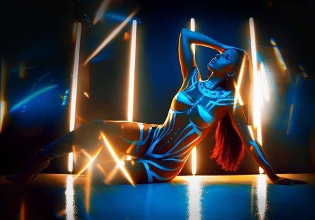 Sabrina Guetshaa Nur für Fans