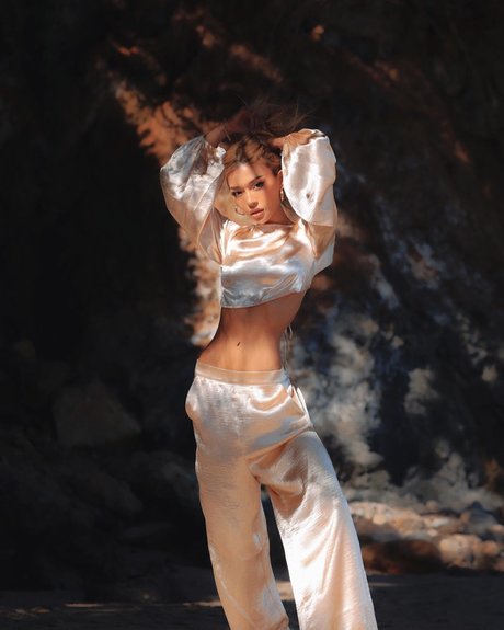 Sangyay Chen OnlyFans Striptease