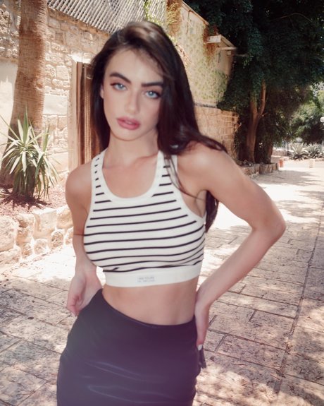 Yael Shelbia Leak von OnlyFans