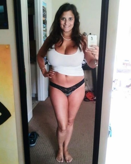 Avery Milla Neue geleakte OnlyFans-Inhalte