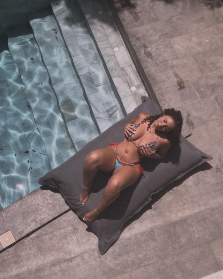 Ash Kash OnlyFans Nacktbilder