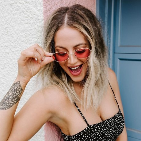 Bess Beckmann Sexy OnlyFans