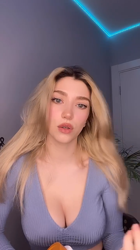 _Kardelen Oeztas Nacktbilder auf OnlyFans