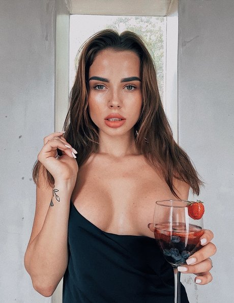 Starla Love OnlyFans Nacktbilder