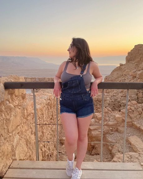 Queen Julia OnlyFans XXX