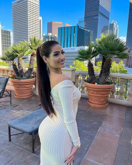 Diana Malchanovich_ OnlyFans Bilder