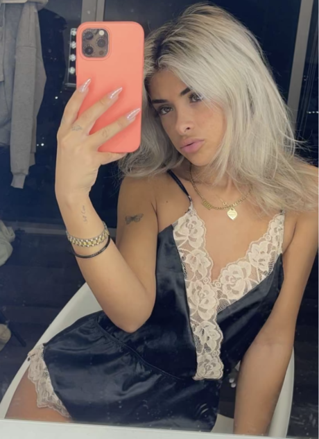Gabriella Annalisa OnlyFans Striptease