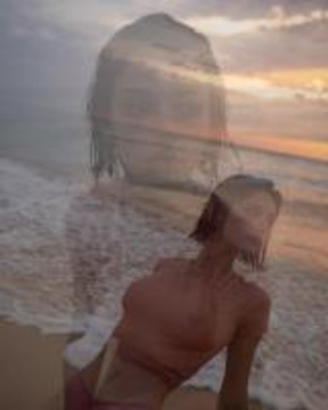 Roxane Eylaud_ Nacktpornos auf OnlyFans