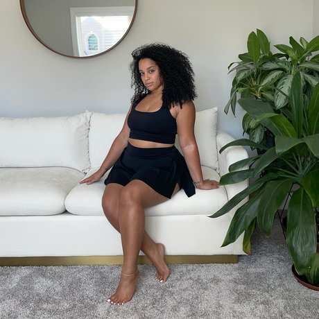 Falliie Nacktbilder von OnlyFans