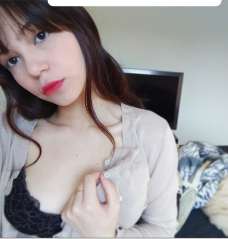 Maimy Nyan_ OnlyFans Model Fotos