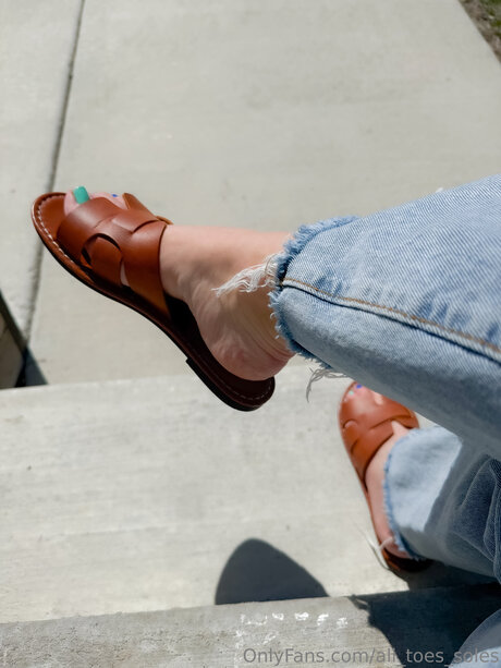 Ali Toes Soles Leaked OnlyFans Nacktbilder
