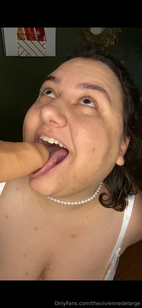 Theviviennedelarge OnlyFans Leak