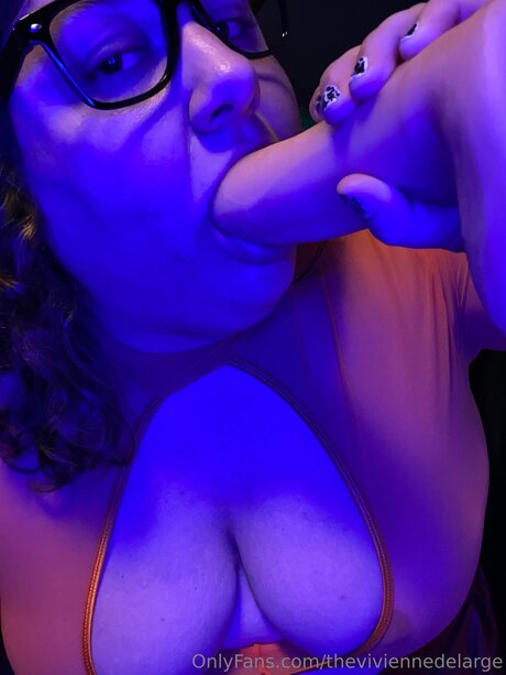 Theviviennedelarge Nacktbilder OnlyFans