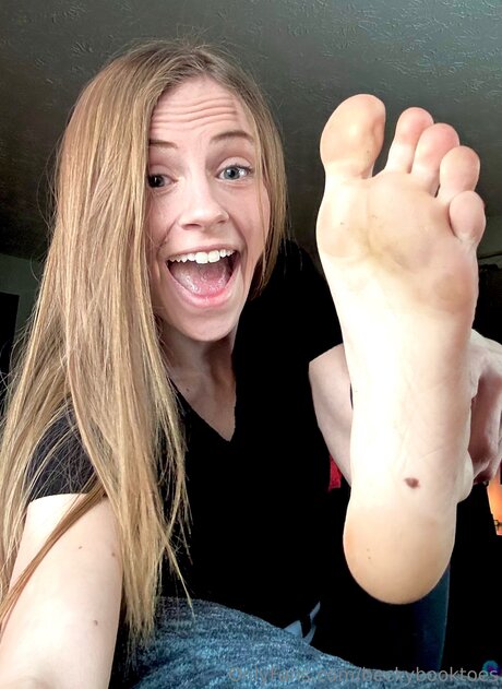 Beckybooktoes NurlyFans-Pornos