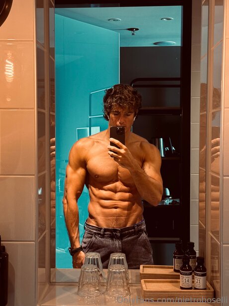 Pietroboselli Nacktbilder von OnlyFans geleakt