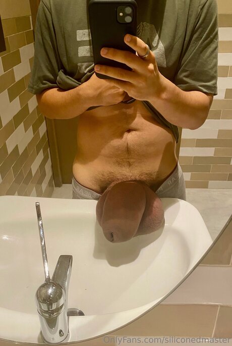 Siliconedmaster OnlyFans gratis