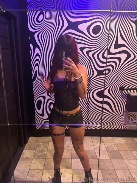 Emo S1ut OnlyFans-Leaks