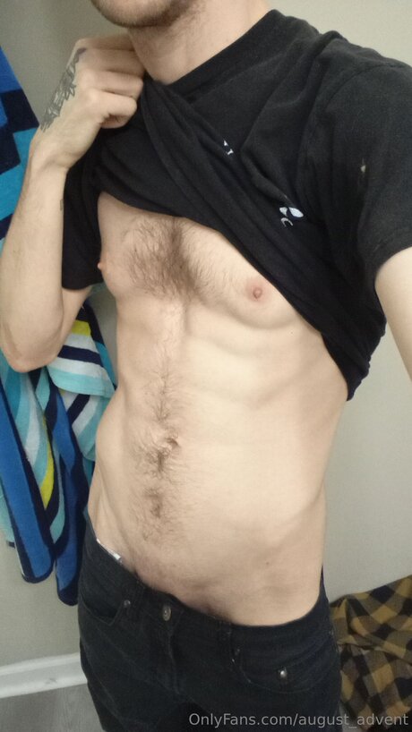 August Advent OnlyFans-Inhalte
