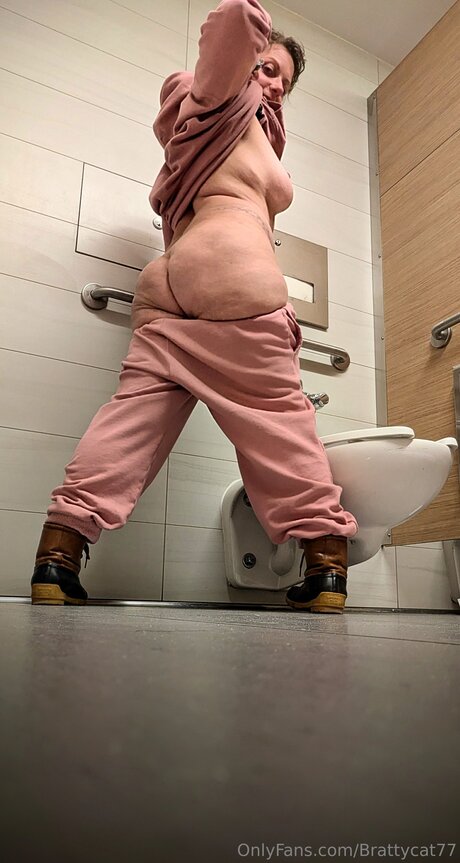 Brattycat77 OnlyFans-Post