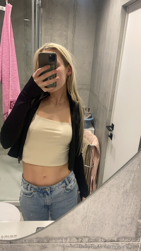 Juicy Aria Po OnlyFans