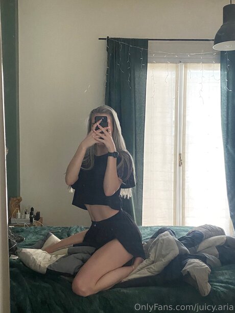 Juicy Aria Nackt auf OnlyFans